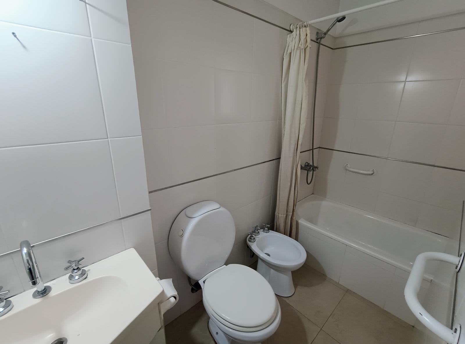 6573835_7604495853162831222299703954257197726393098449130867818405773949571089443873